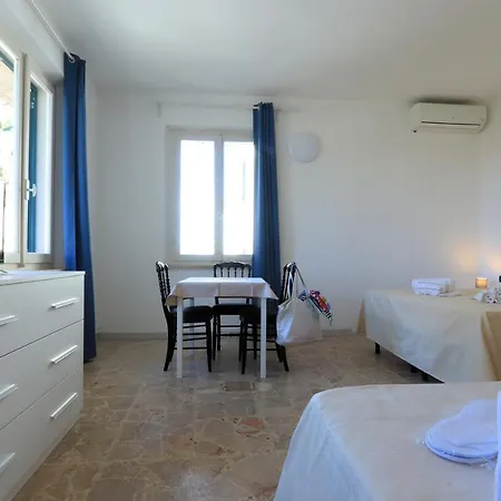Penzion Bed & Parking Cecina