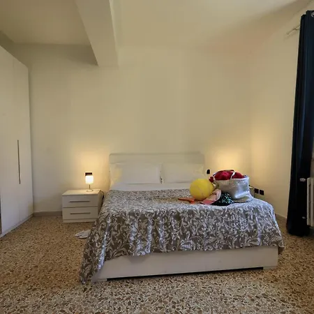 Bed & Parking Cecina *