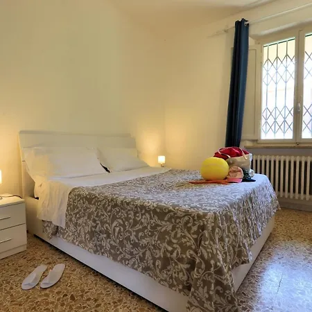 Bed & Parking Cecina