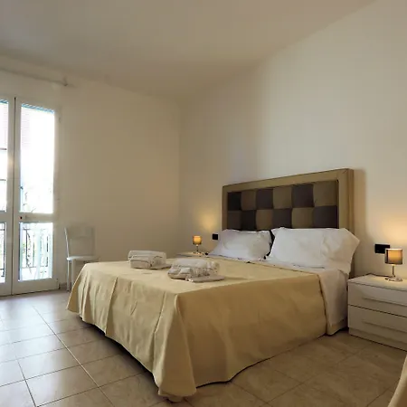 Pensionat Bed & Parking Cecina 3*
